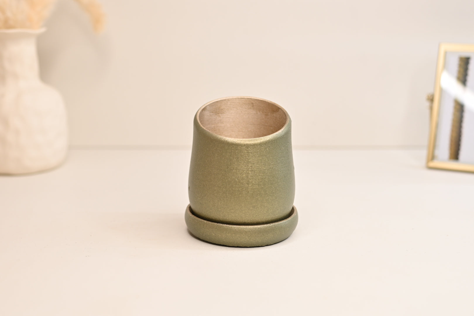 Tilt Pot with Saucer