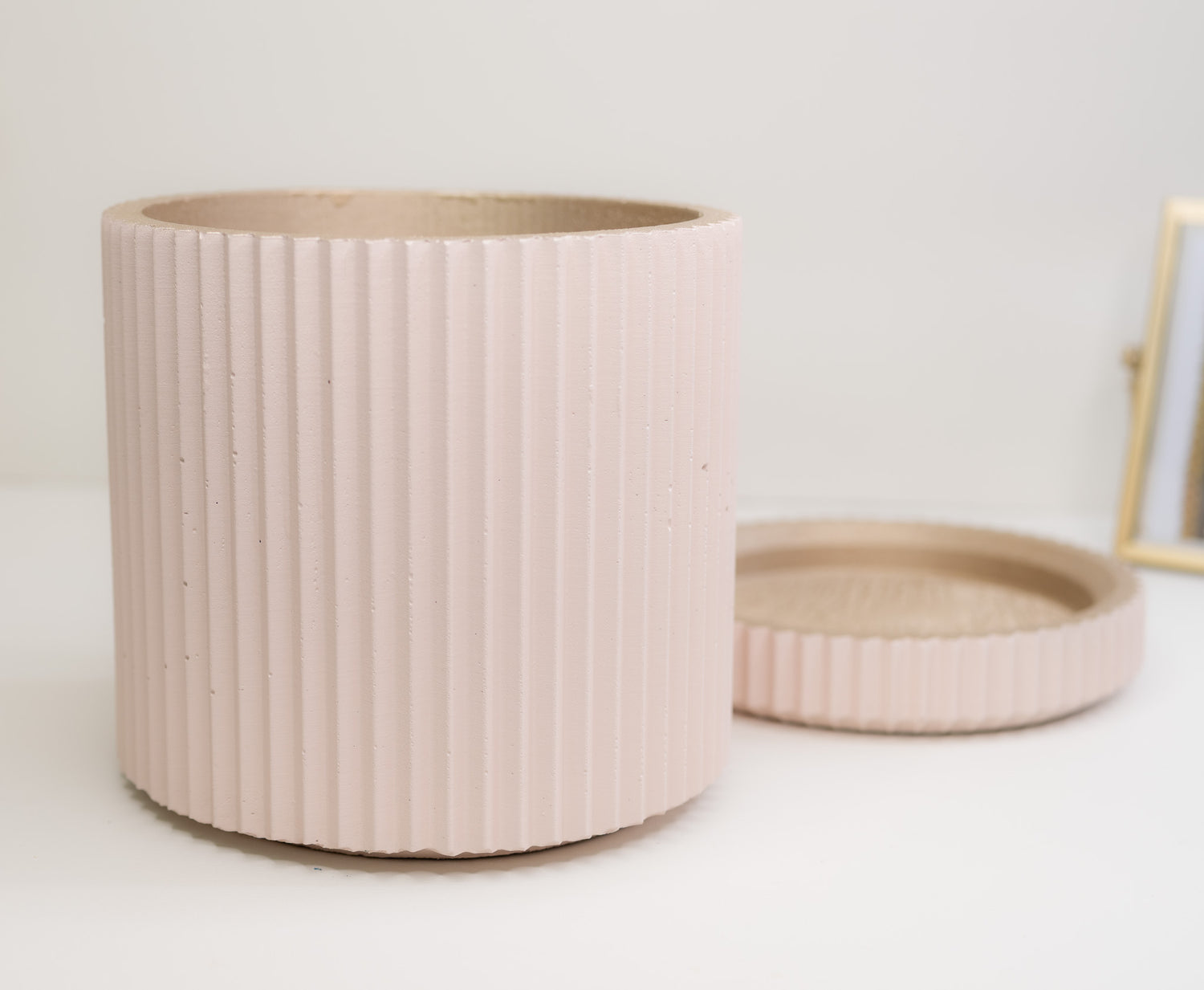 Ribbed Pot and Saucer