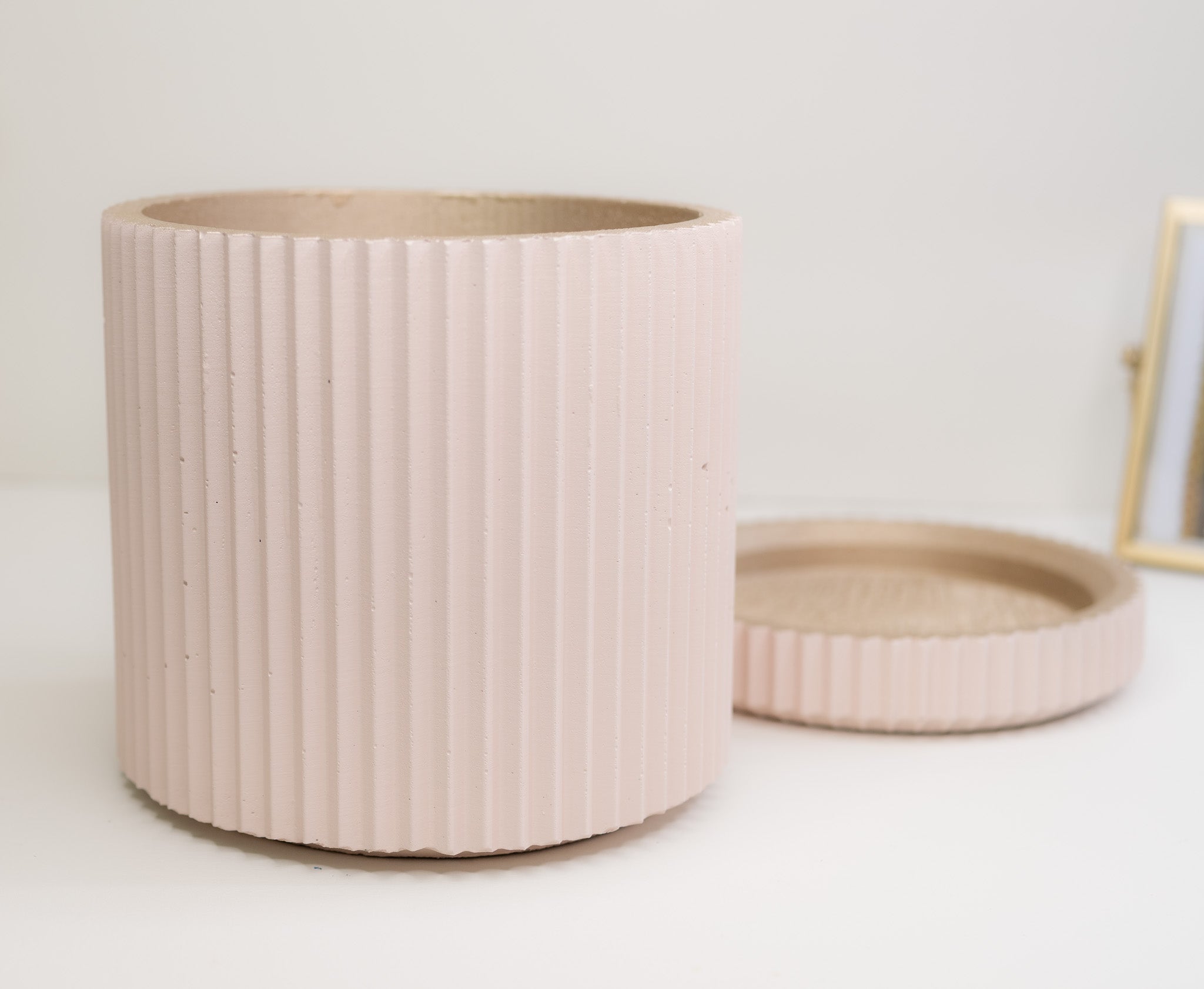 Ribbed Pot and Saucer